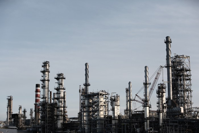 Petroleum Factory Free Stock Photo - Public Domain Pictures